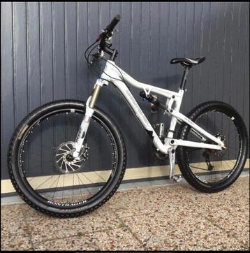 ATB professionele mountainbike met ritcomputet NIEUWSTAAT beschikbaar voor biedingen