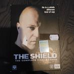 The shield boxen, Enlèvement