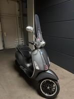 Vespa sprint 125cc, Fietsen en Brommers, Ophalen, Zo goed als nieuw