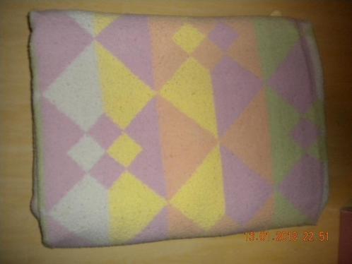 Deken (pastelkleuren), Huis en Inrichting, Slaapkamer | Beddengoed, Ophalen