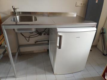 Kitchenette en acier inoxydable