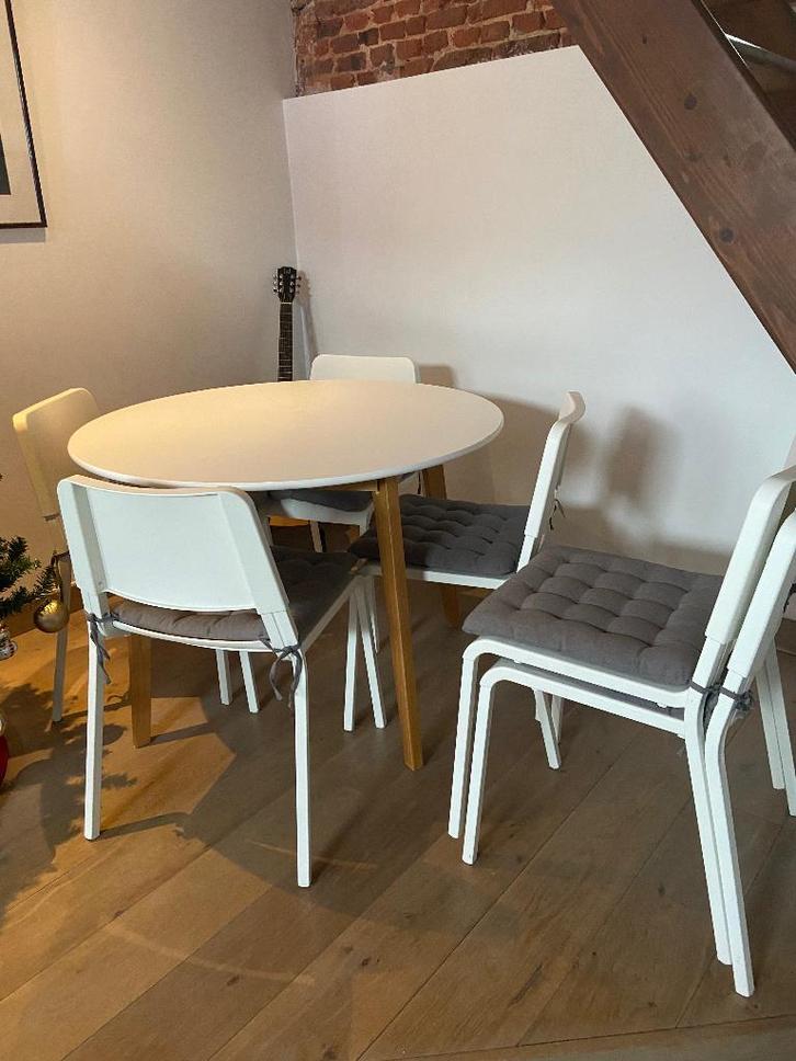 Witte eettafel met zes stoelen, Huis en Inrichting, Tafels | Eettafels, Gebruikt, 100 tot 150 cm, 100 tot 150 cm, Vier personen