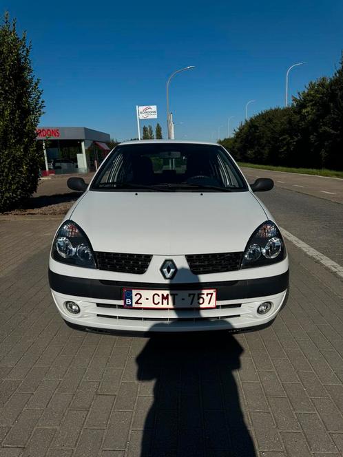 Renault clio 2003, Auto's, Renault, Particulier, Clio, Mistlampen, Radio, USB, Benzine, Euro 4, 5 deurs, Handgeschakeld, Wit, Blauw
