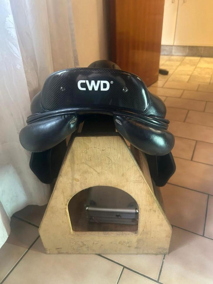 CWD 2G springzadel/ kentaur Dressuurzadel/ BR springzadel, Dieren en Toebehoren, Paarden en Pony's | Zadels, Ophalen