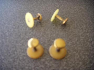 Vintage boordenknoopjes beschikbaar voor biedingen