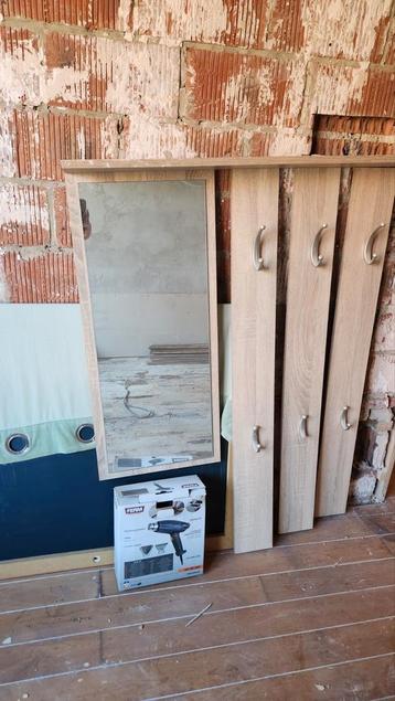 Te koop: stijlvolle halmeubelset in houtlook beschikbaar voor biedingen