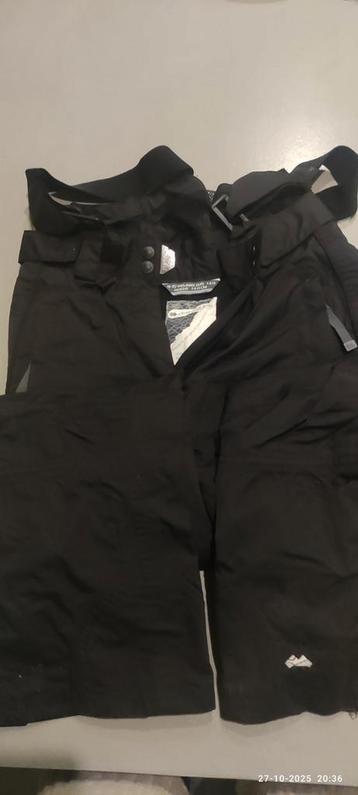 Skibroek beschikbaar voor biedingen