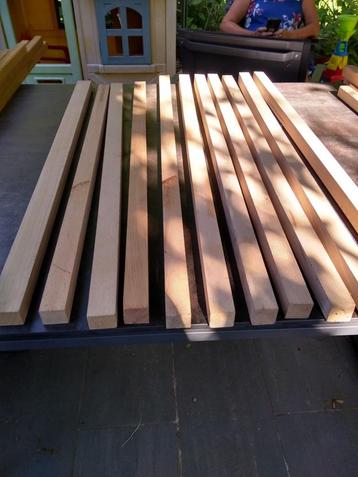 10 beuken balkjes - hout - €10 voor alle 10  beschikbaar voor biedingen