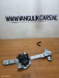 Motor raammechaniek  linksvoor Peugeot 208 ('12->, Auto-onderdelen, Ruiten en Toebehoren, Peugeot, Gebruikt, Ophalen of Verzenden