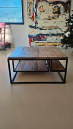 table basse, Enlèvement, Carré