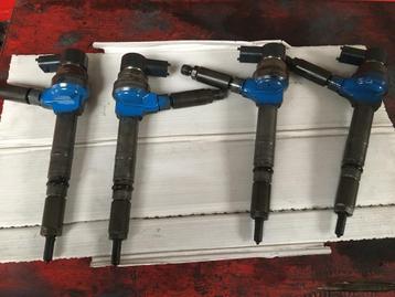 INJECTEUR OPEL ASTRA H 1700 TURBO DIESEL beschikbaar voor biedingen
