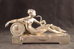 Bronzen Art Deco sculptuur met klok, Antiek en Kunst, Verzenden