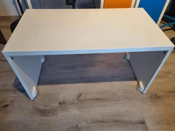 Ikea Smastad Stuva bureau disponible aux enchères