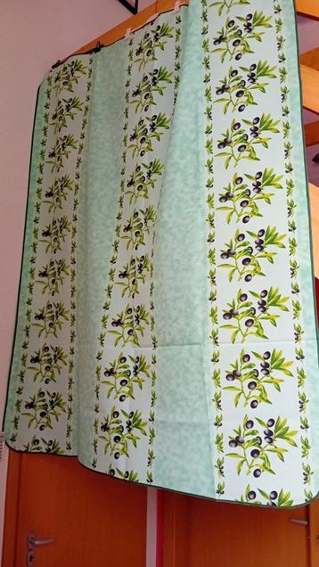 Groen tafelkleed met Provençaalse patronen 155 x 200 cm beschikbaar voor biedingen