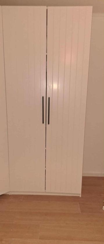 Kleerkast  beschikbaar voor biedingen