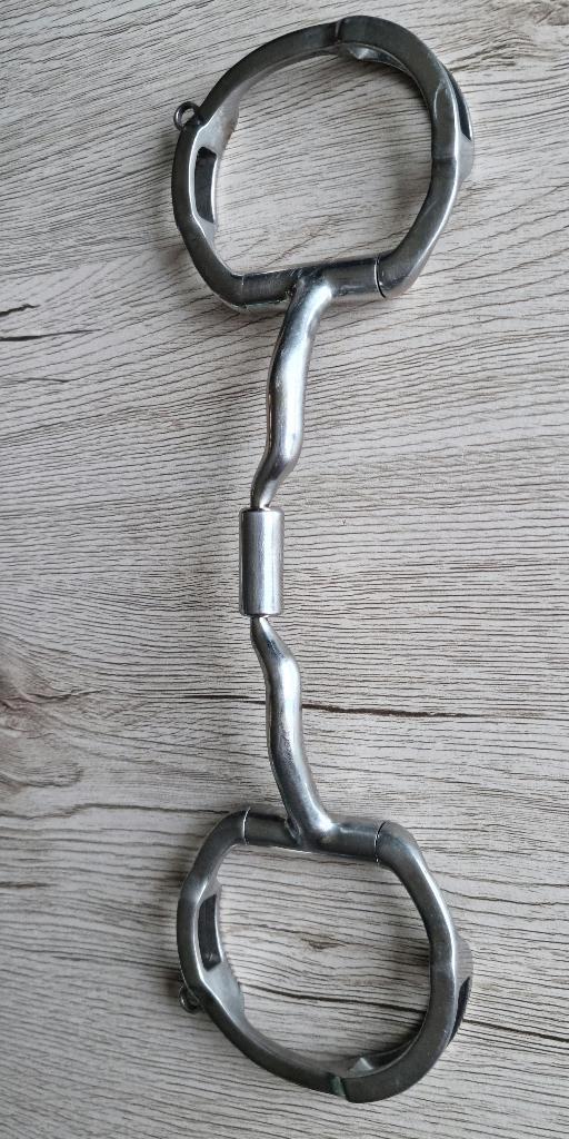 Myler level 2 bustrensbit (maat 13,5) en zwarte kinriem, Animaux & Accessoires, Chevaux & Poneys | Brides & Harnachement, Comme neuf