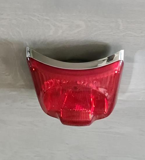 Origineel achterlicht Vespa GTS / GT / GTV chrome omlijsting, Motoren, Accessoires | Overige, Nieuw, Ophalen of Verzenden