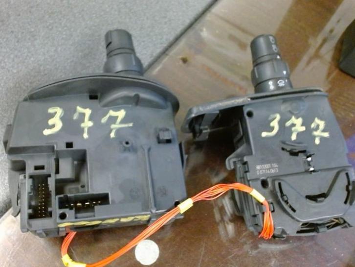 Commodo Renault Kangoo2 1.5DCi 55kw 88102001 (377), Autos : Pièces & Accessoires, Autres pièces automobiles, Renault, Utilisé