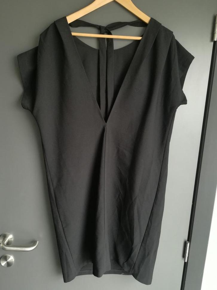 Elegante jurk van Capsule Antwerp - Maat XL, Kleding | Dames, Jurken, Nieuw, Maat 46/48 (XL) of groter, Zwart, Boven de knie, Ophalen of Verzenden