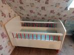 Vintage babybedje met nieuwe lattenbodem en nieuwe matras, Kinderen en Baby's, Babywiegjes en Ledikanten, Ophalen, Gebruikt