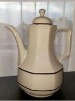 Oude Beierse porseleinen koffiepot of chocoladepot, Antiek en Kunst, Ophalen