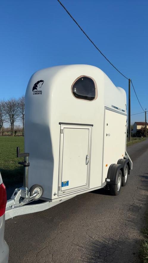 Verhuur van busjes met 1,5 zitplaatsen, Dieren en Toebehoren, Stalling en Weidegang, Opfok, Stalling, Weidegang, 1 paard of pony