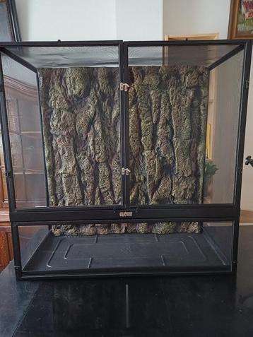 Grand terrarium grillagé / Screen terrarium beschikbaar voor biedingen