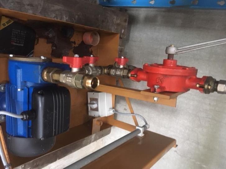 Elektrisch zelfaanzuigende pomp Lowara + handset, Tuin en Terras, Waterpompen, Zo goed als nieuw, Elektrisch, Ophalen