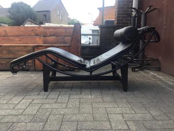 Vintage LC4 Le Corbusier Black / Black 1970s  beschikbaar voor biedingen