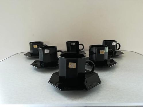 Eighties zes zwarte koffietassen of kopjes Arcoroc Octime, Huis en Inrichting, Keuken | Servies, Zo goed als nieuw, Kop(pen) en/of Schotel(s)