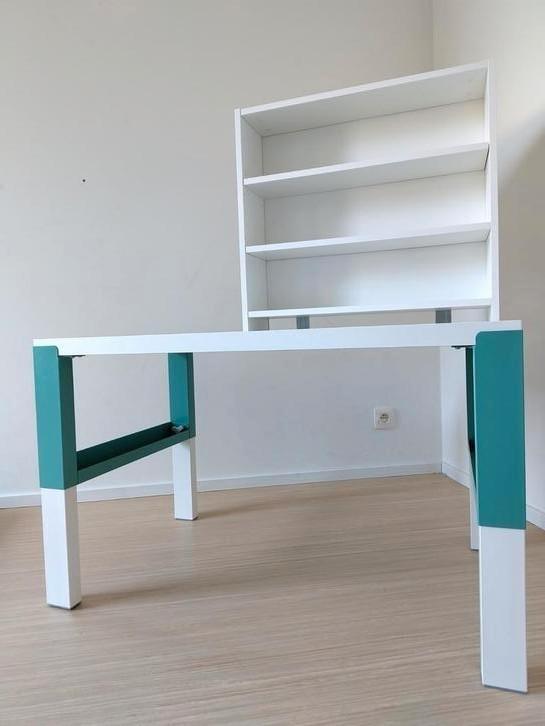 Kinderbureau Ikea PAHL, Huis en Inrichting, Bureaus, Zo goed als nieuw, Bureau, Ophalen