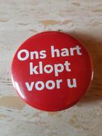 Pin 'Ons hart klopt voor u', Gebruikt, Ophalen of Verzenden, Speldje of Pin, Overige onderwerpen