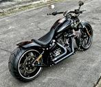 Harley Davidson Breakout Black Custom Uniek 2750 km, Motoren, 2 cilinders, 1690 cc, Particulier, Meer dan 35 kW