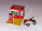 Penny toy raceauto Jet Mobile Gas Station in vintage tin co, Ophalen of Verzenden, Zo goed als nieuw