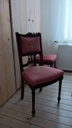 2 stoelen handwerk, geborduurd, Antiek en Kunst, Antiek | Meubels | Stoelen en Sofa's, Ophalen