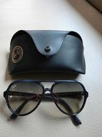 Lunettes soleil Ray Ban bleues femme, Handtassen en Accessoires, Zonnebrillen en Brillen | Dames, Ophalen of Verzenden, Zo goed als nieuw