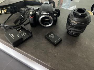Nikon D60 body, batterij en 18-55mm lens beschikbaar voor biedingen