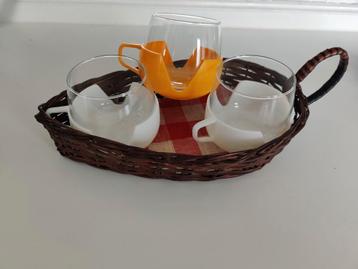 Set van 3 retro theeglazen -Made in Holland- in mandje