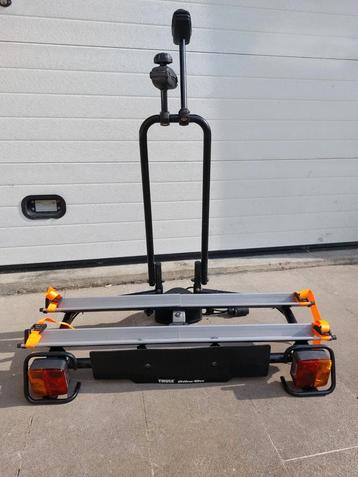 Porte vélos thule sur attache remorque, Enlèvement, 2 vélos, Utilisé