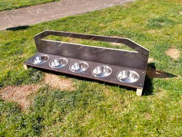 Puppy voerbak / puppybar beschikbaar voor biedingen