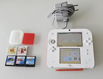 Nintendo 2DS console met 5 Nintendo games DS / 3DS beschikbaar voor biedingen