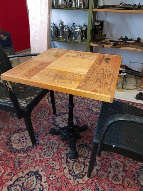Table de bistrot avec pied en fonte et plateau caisse de vin, Antiek en Kunst, Antiek | Meubels | Tafels, Ophalen