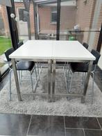 Set van 2 cosy hoge witte tafeltjes + stoelen, Huis en Inrichting, Barkrukken, Ophalen, Zo goed als nieuw, Hout