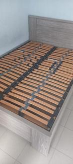 2 persoons bed zonder matras  niets  mis mee 1.4., Huis en Inrichting, Ophalen, Matras
