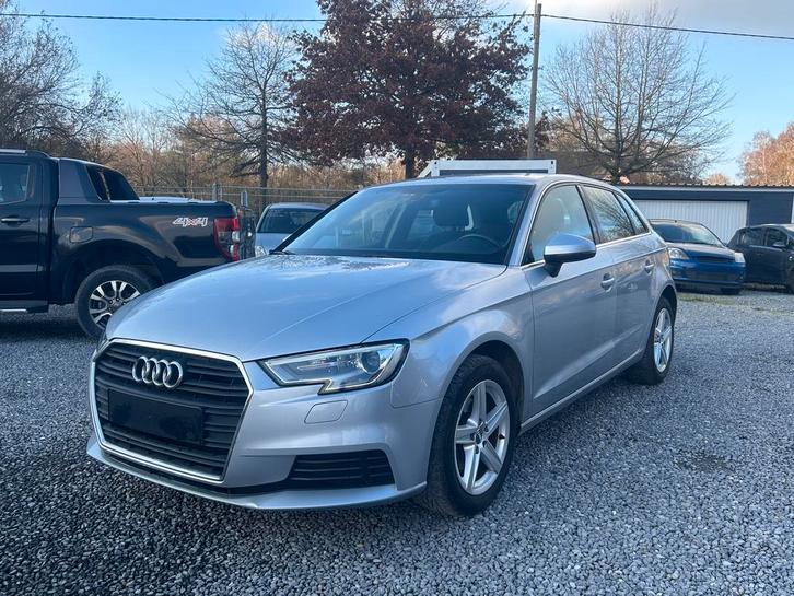 Audi A3 Sportback 1.0 essence à 2017 km 178 000, Autos, Audi, Entreprise, Achat, A3, Airbags, Air conditionné, Alarme, Bluetooth