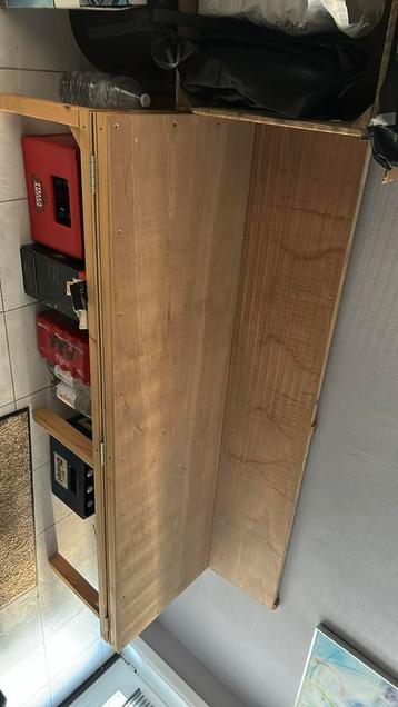 Houten slaapbank voor lichte vracht beschikbaar voor biedingen