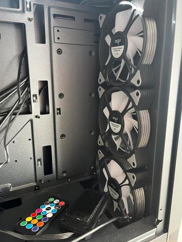 Sharkoon RGB FLOW-hoesje beschikbaar voor biedingen