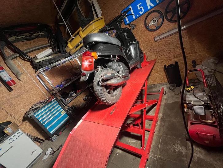 Project gezocht, Fietsen en Brommers, Brommeronderdelen | Algemeen, Ophalen