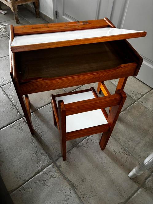Houten kinderbureau en stoelen, Kinderen en Baby's, Kinderkamer | Overige Meubels, Gebruikt, Stoel, Ophalen