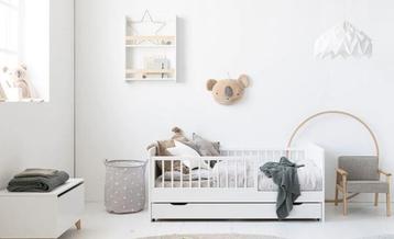 Lit de bébé Peuterbed Vivien 140x70 avec matelas acheté 270€ disponible aux enchères